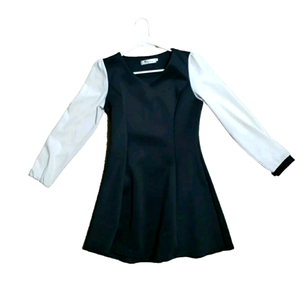Juniors/Womens dress size LG